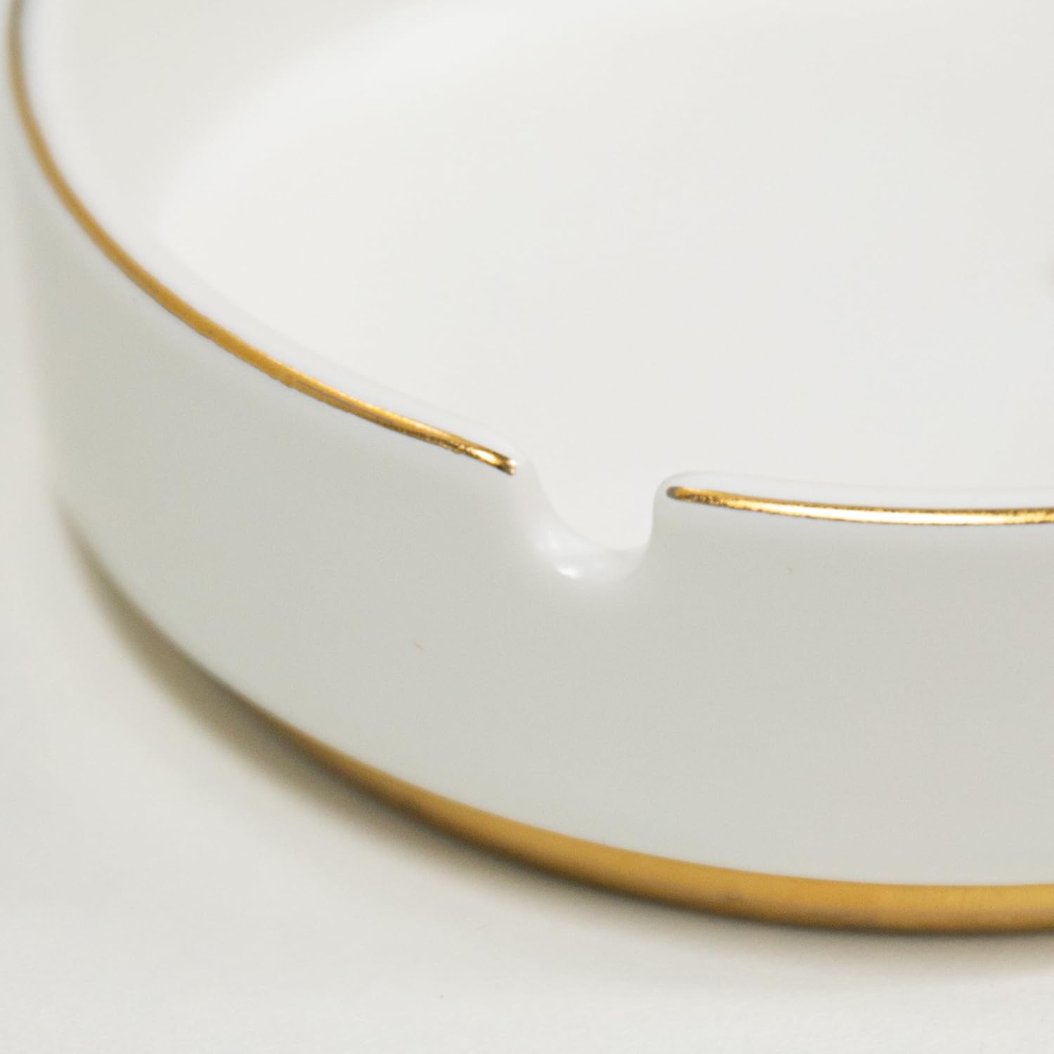 COLLECTIVE HOME Luxurious Ceramic Ashtray with Gold Edging