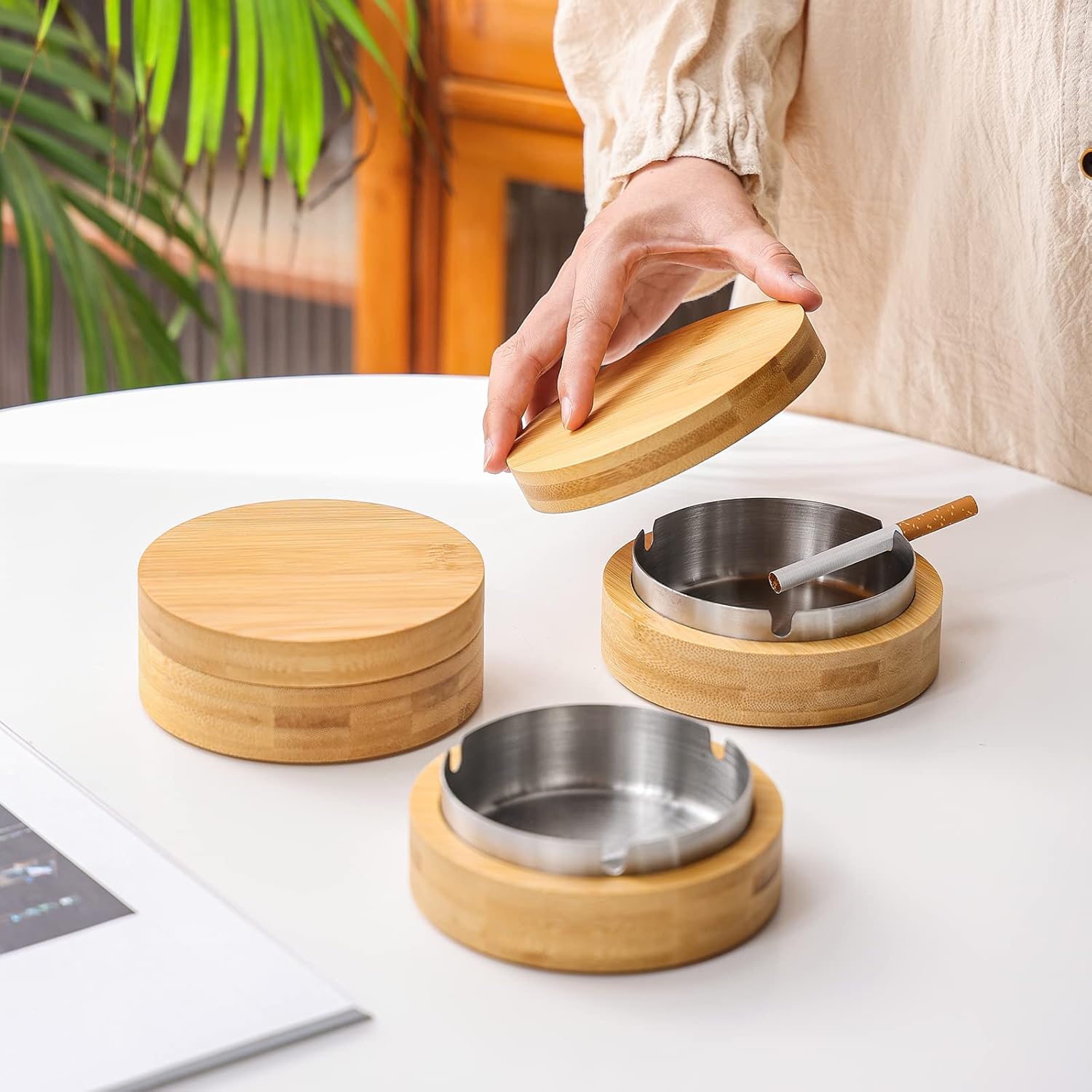 VViN Stylish Small Ashtray with Lid