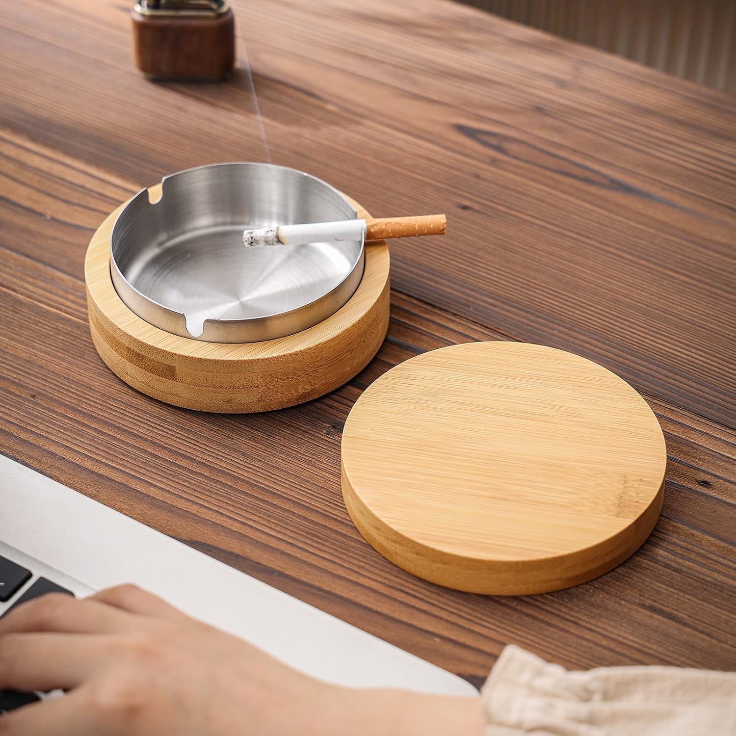 VViN Stylish Small Ashtray with Lid