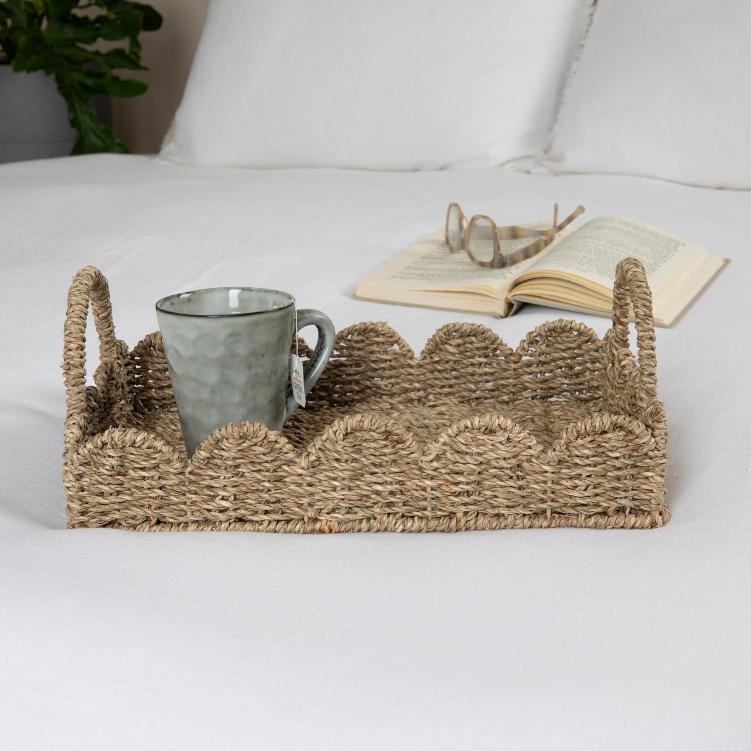 Handwoven Seagrass Tray with Handles and Scalloped Edge