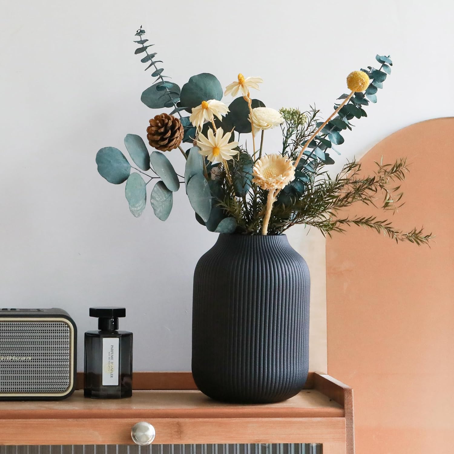 Flature Ceramic Vase with Grooves - Matte Black 20cm